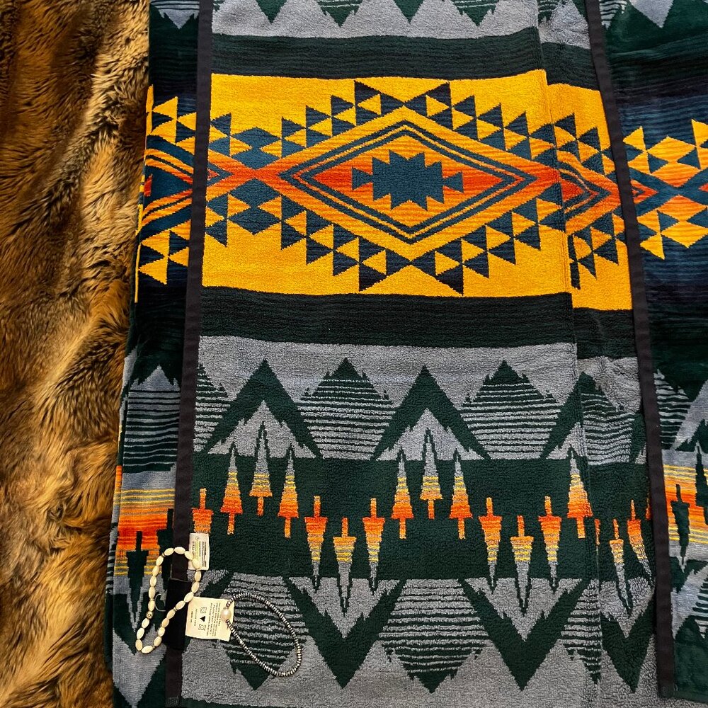 Pendelton Wildland Heroes Supersize Spa Towel - Picture 2 of 4